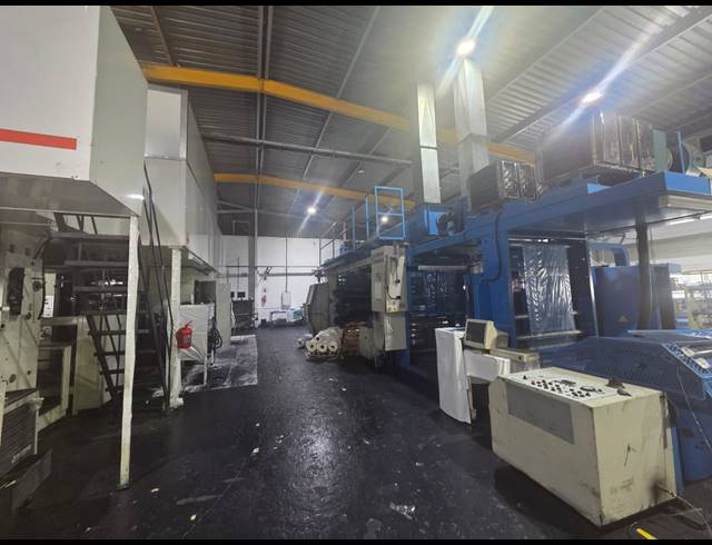 1,200M² WAREHOUSE FOR SALE IN SPRINGFIELD